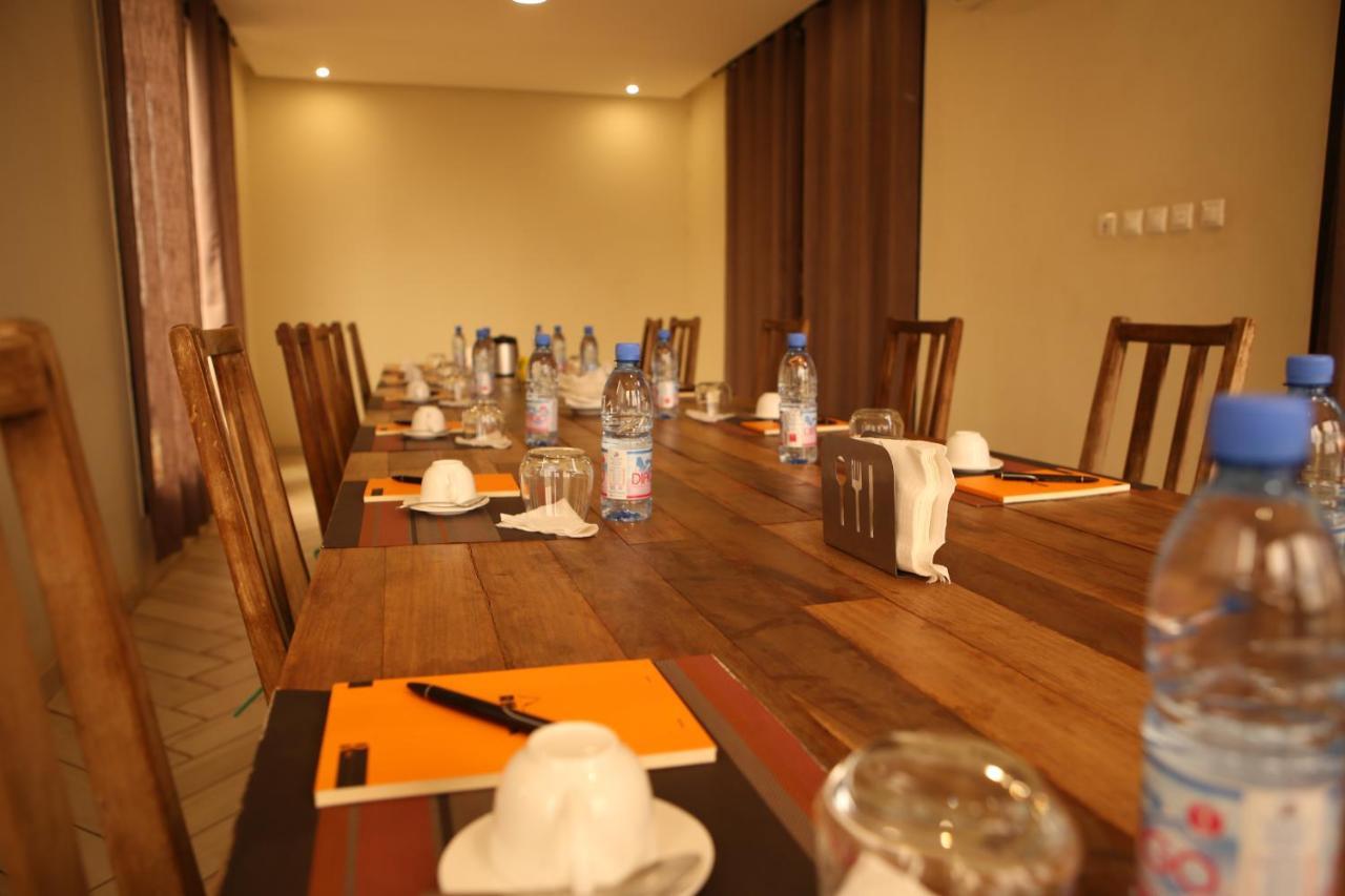 Au Bord De L'Eau Hotel Bamako Exterior photo